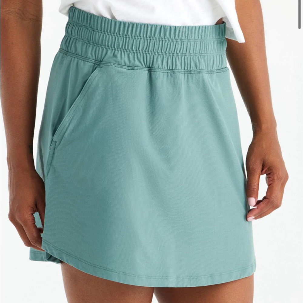 Stylish Teal Athletic Skirt - new with tags